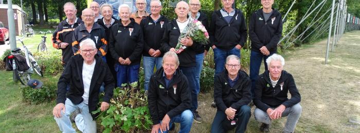 Bloemenketting voor onze Parkcommissie