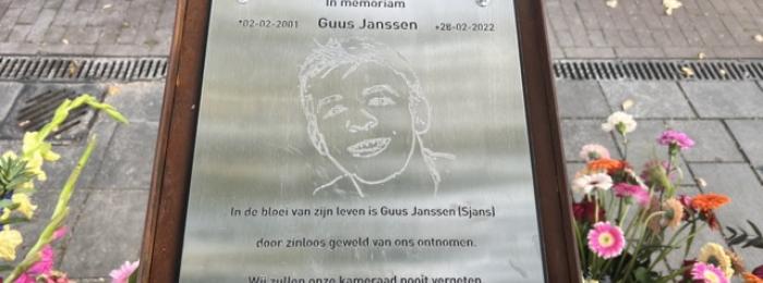 Gedenkteken Guus Janssen onthuld