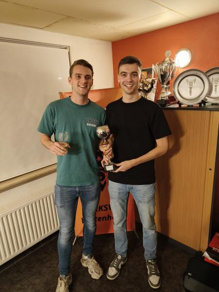 Nick en Giel winnen zesde editie voetbalquiz