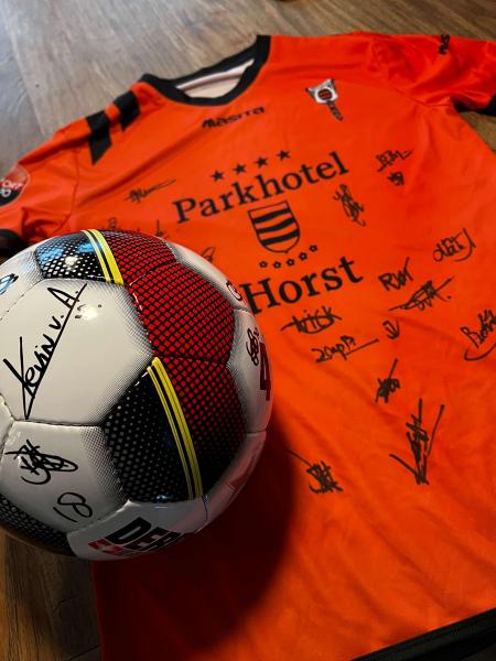 prijzen-handtekening-wittenhorst-1-bal-shirt.jpeg