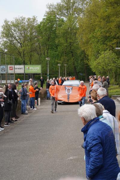 Indrukwekkende laatste eer aan Pieter in 't Zandt