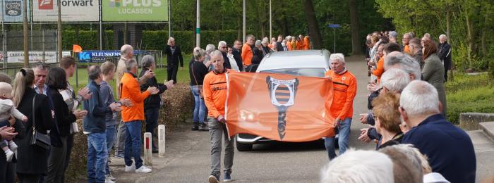 Indrukwekkende laatste eer aan Pieter in 't Zandt