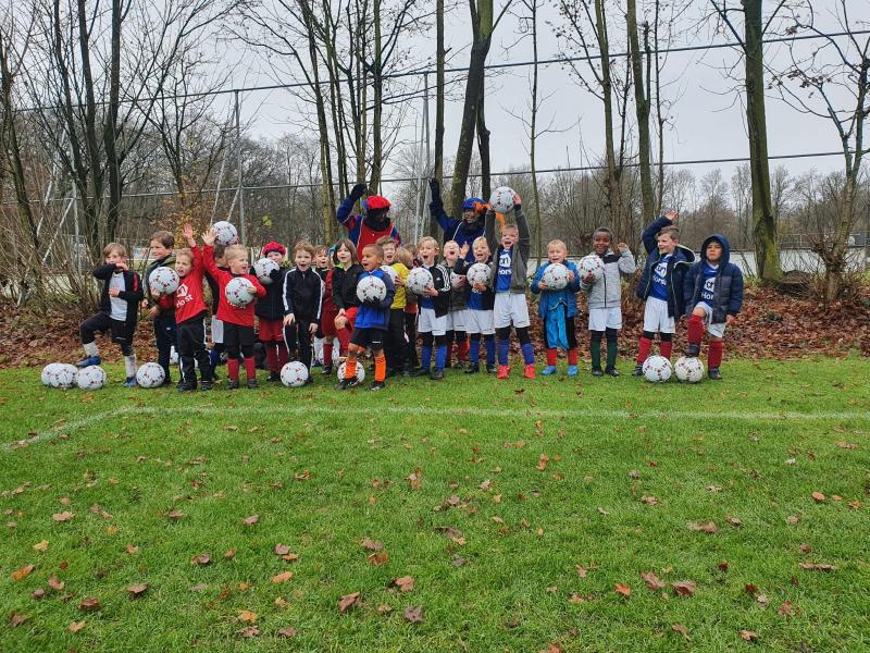 Pieten bezoeken training jeugdafdeling