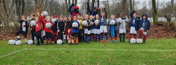 Pieten bezoeken training jeugdafdeling